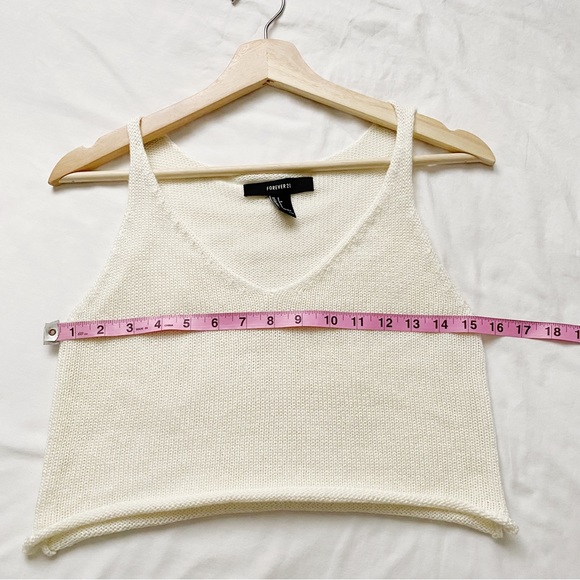 Off White Fitted Knit Cropped V-Neck Tank Top - Picture 4 of 6